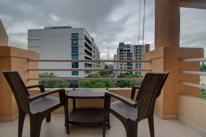 AC Cozy Studio Koregaon Park Annex